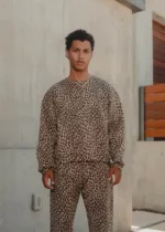 AKIMBO CREWNECK – LEOPARD (3)
