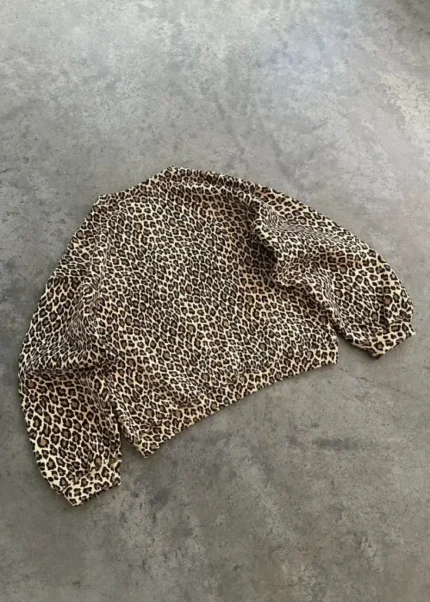AKIMBO CREWNECK – LEOPARD (6)