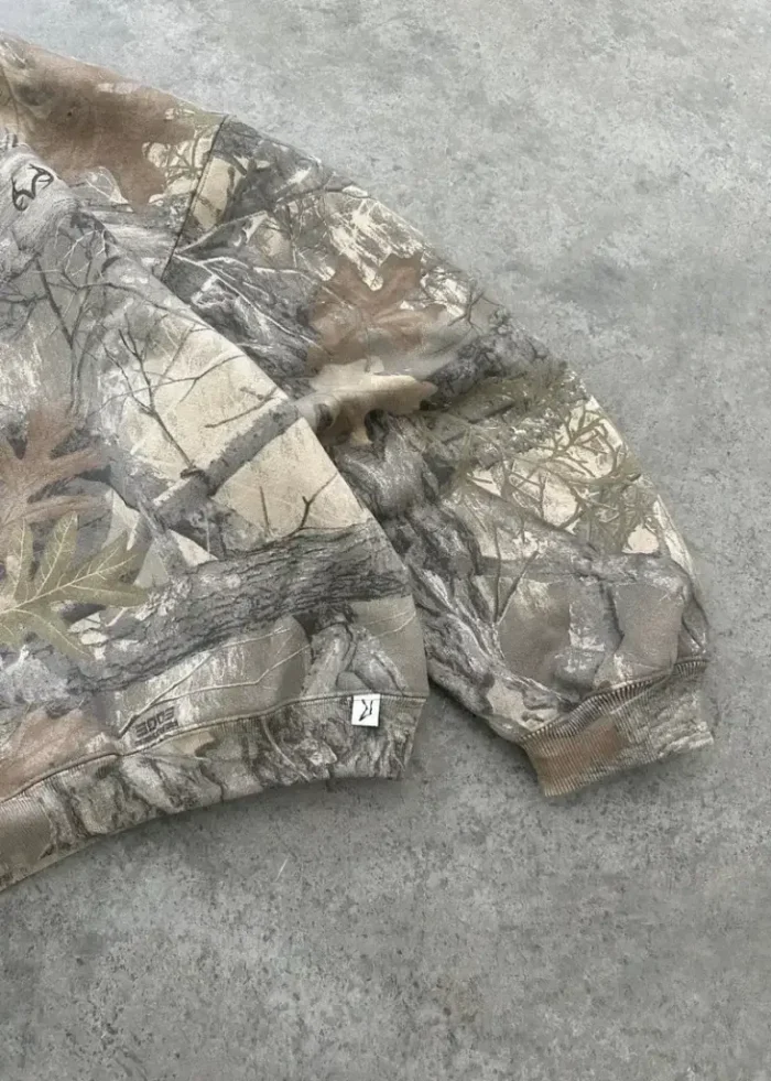 AKIMBO CREWNECK – REALTREE® CAMO (3)