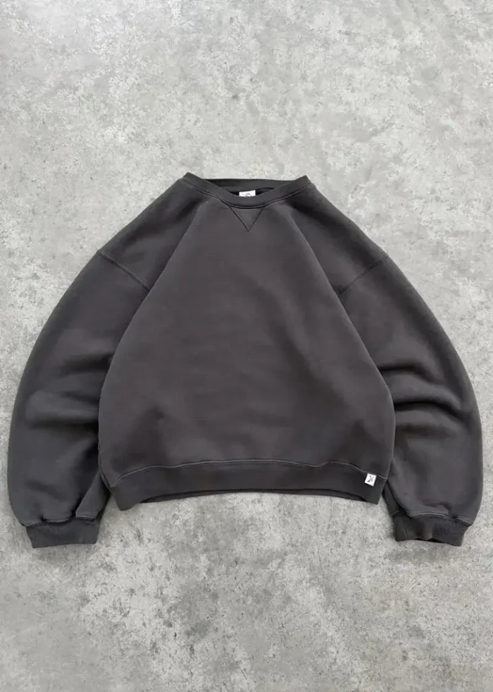 AKIMBO STRAIGHT CREWNECK (9)